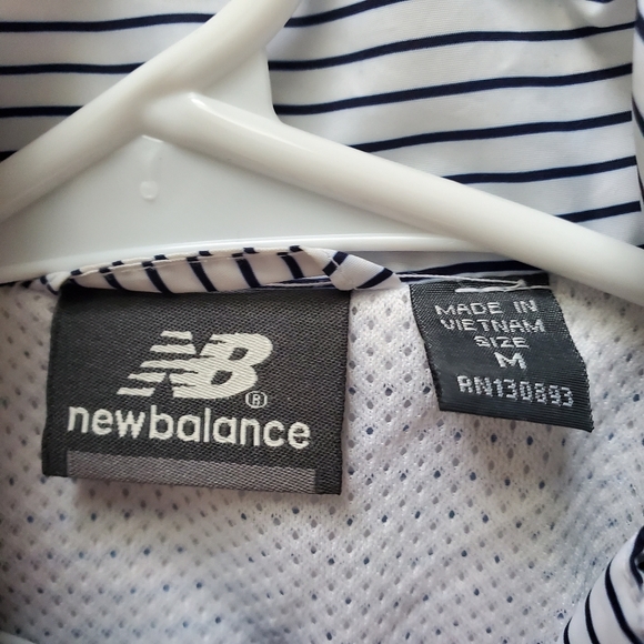 New Balance Light Jacket - Picture 3 of 3